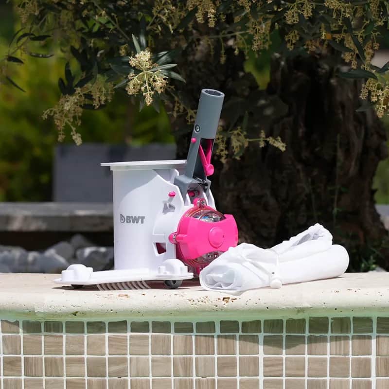 BWT BC40 Premium Cordless Pool Vacuum - Image 2